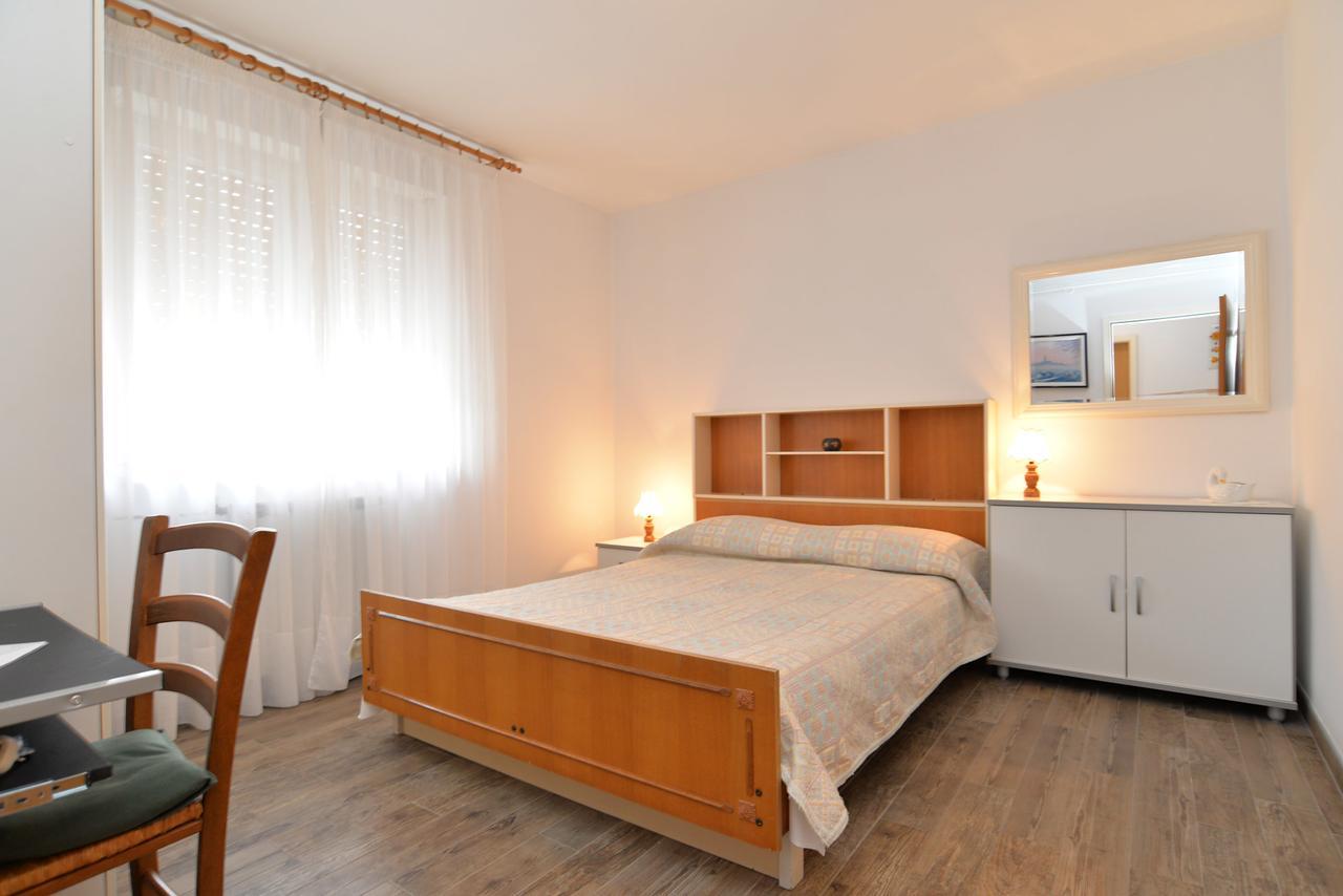 Apartment & Room Tanja 1552 Pula Extérieur photo