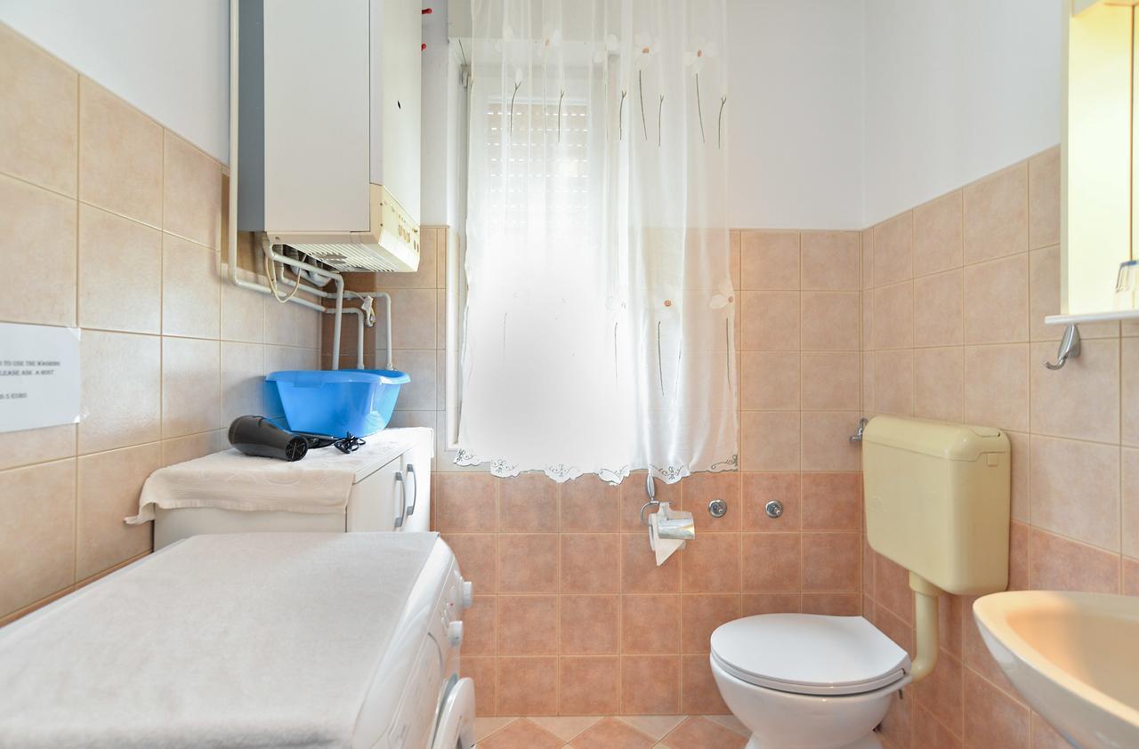 Apartment & Room Tanja 1552 Pula Extérieur photo
