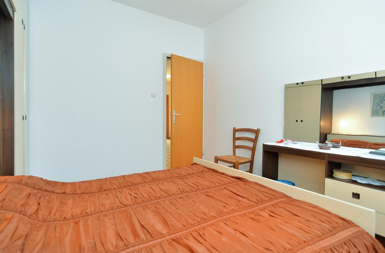 Apartment & Room Tanja 1552 Pula Extérieur photo